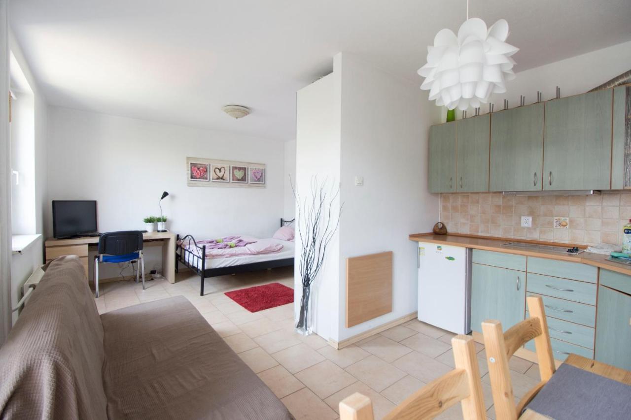 Lucky Apartaments Old Town -Economy Breslau Exterior foto
